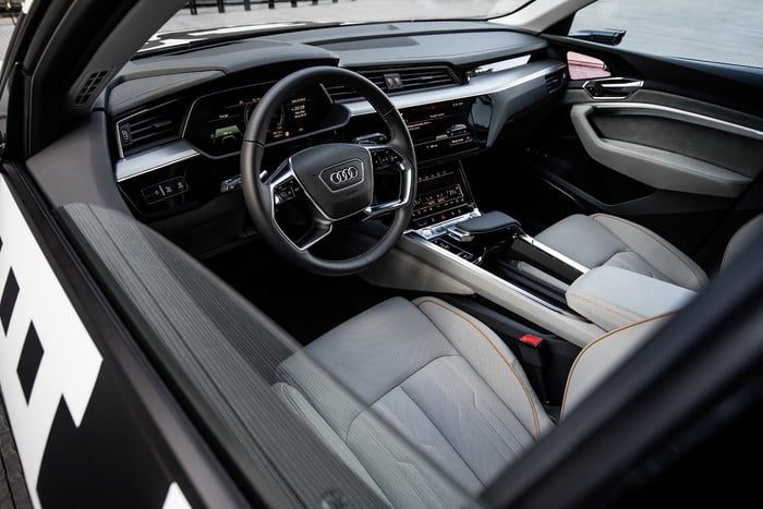 nuevos detalles audi e tron 2019 24
