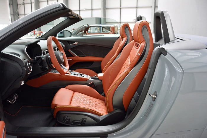 audi tt edicion 20 amiversario rg 2019 years 5 700x467 c