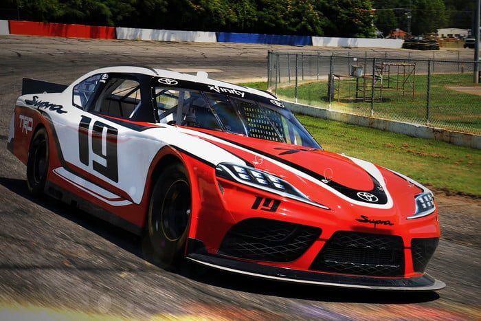 nuevo toyota supra nascar xfinity track 2 1 700x467 c