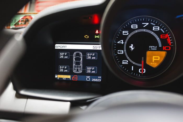 la presion de neumaticos 2017 dt how to check your tire pressure photos by chris chin 15 700x467 c