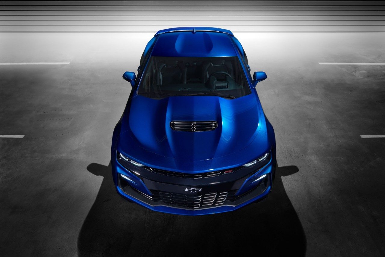 chevrolet camaro 2019 turbo 1le  s grille details and hood fascia vents were de