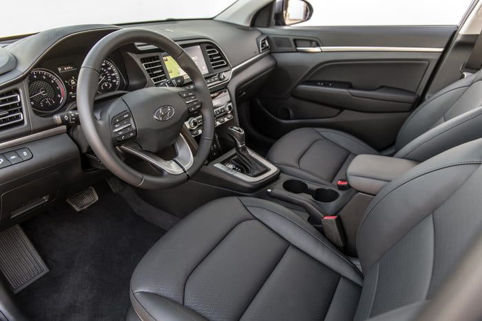 hyundai elantra 2019 10 700x467 c