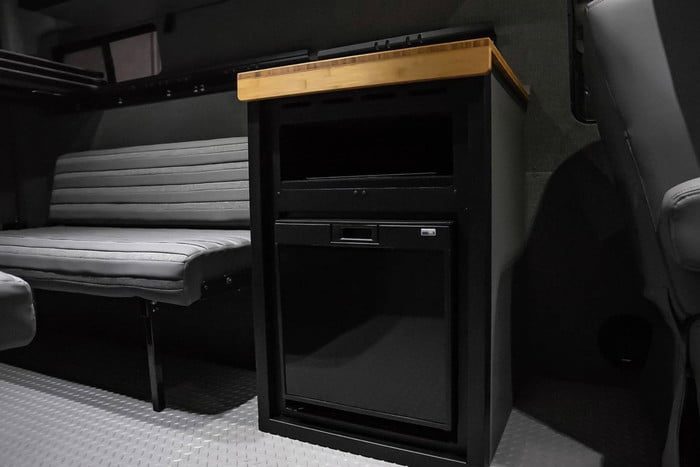 lexani lm extv mercedes benz sprinter 5f61fc95 2018 23 700x467 c