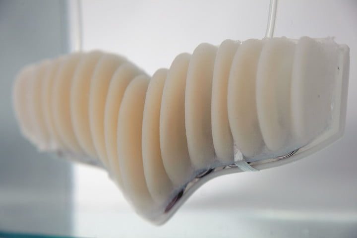 traje acuatico amphibio gills are designed to let humans breathe underwater working prototype 2 720x720