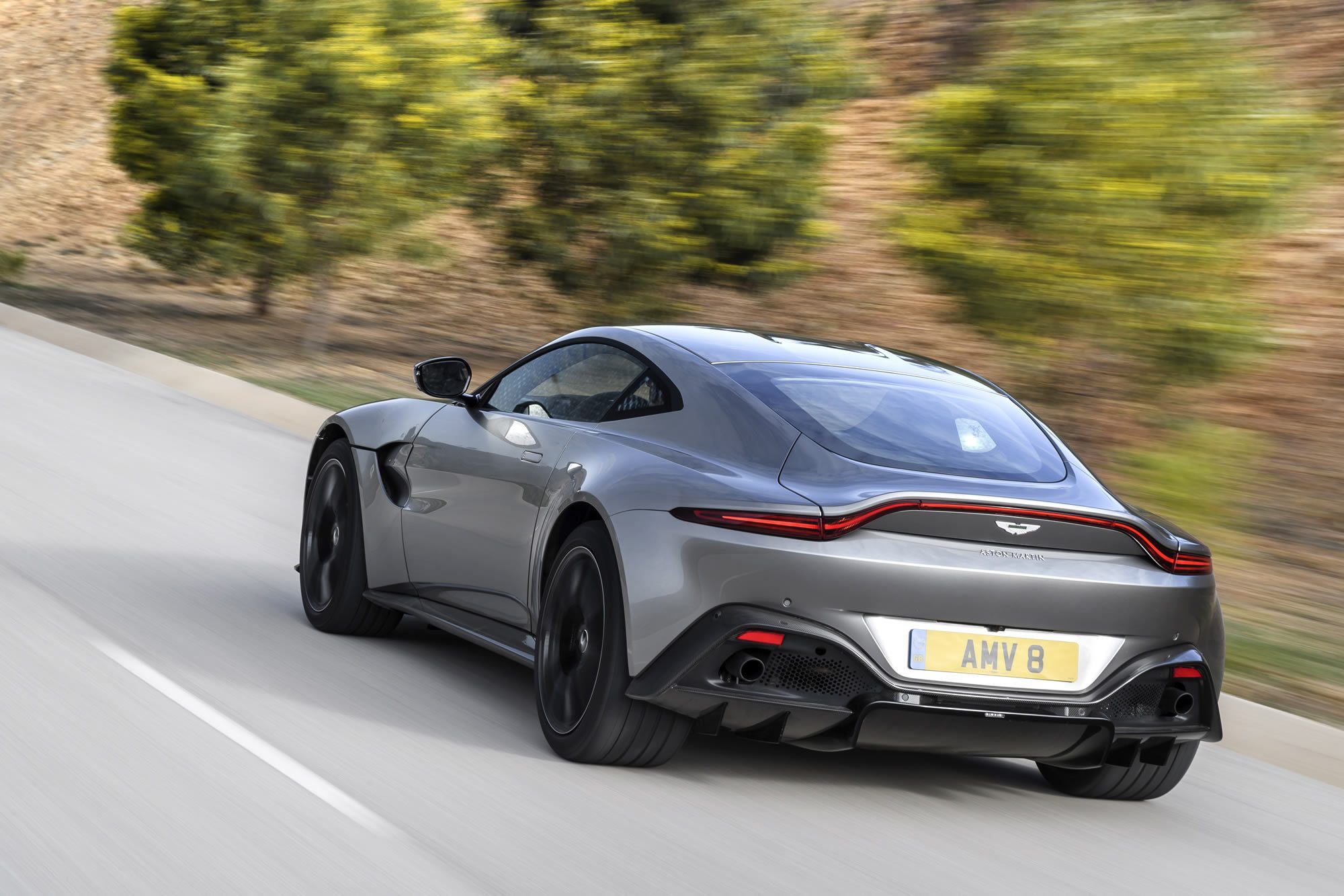 nuevo aston martin vantage 2019 v8 amv 8  portugal 9