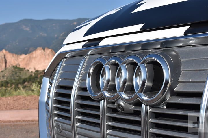 e tron suv electrica audi electric grill logo 720x720