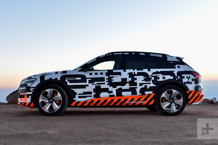 e tron suv electrica audi electric profile 700x467 c