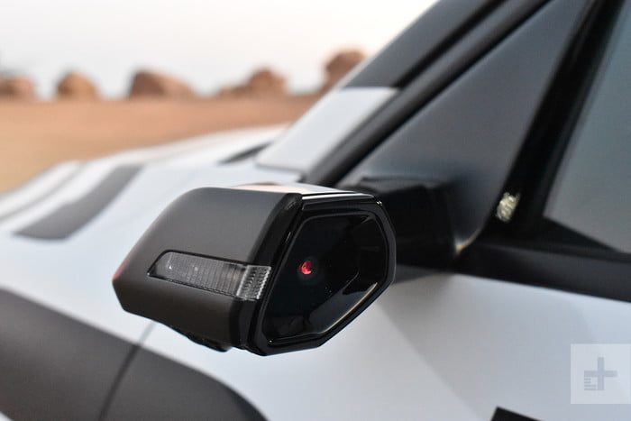 e tron suv electrica audi electric side mirror 700x467 c