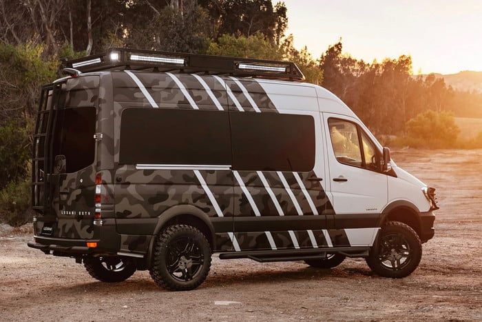 lexani lm extv mercedes benz sprinter cb307993 2018 3 700x467 c