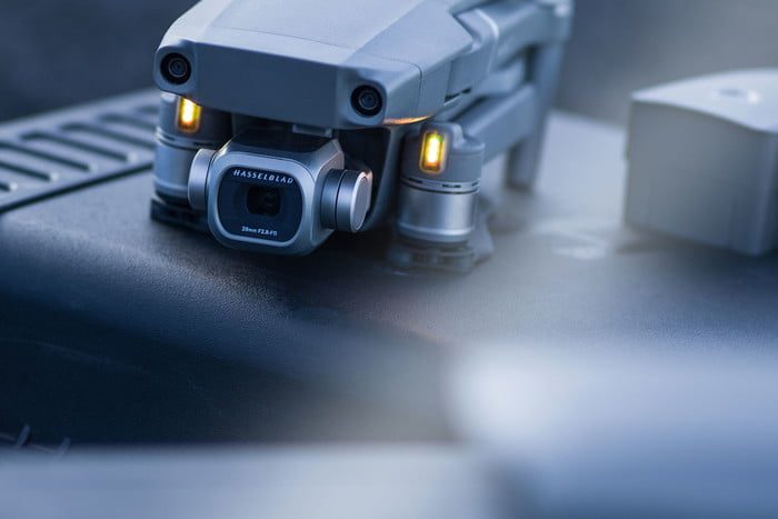 dji mavic 2 pro zoom 7 700x467 c