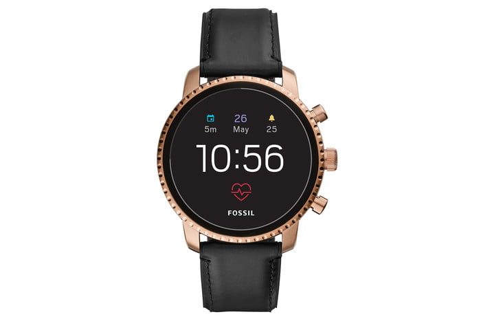 fossil q explorist hr venture black 2 700x467 c