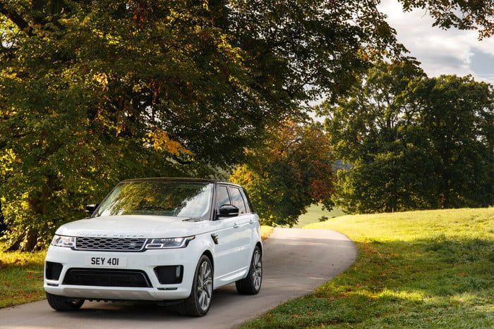 land rover range sport 2019 lr rangeroversport 19my 1106 02 700x467 c