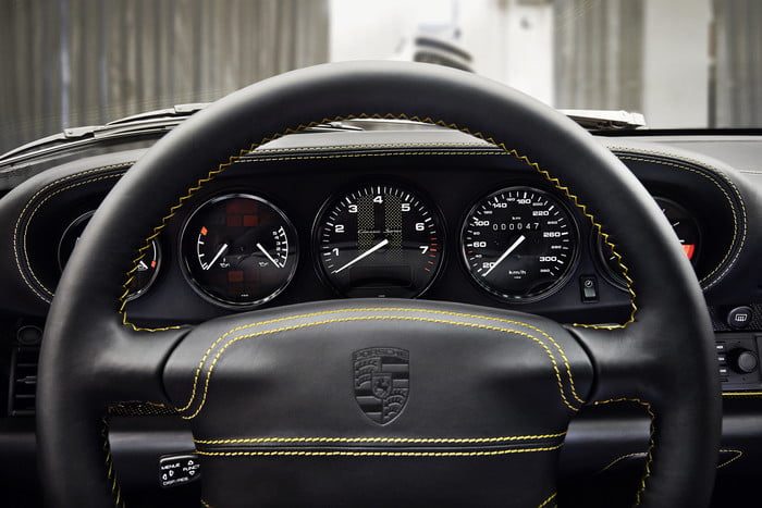 porsche 911 project gold 70 aniversario 11 700x467 c
