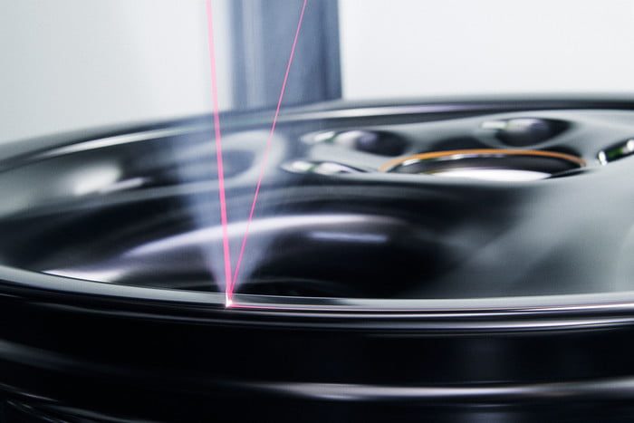 porsche 911 project gold 70 aniversario build 3 700x467 c