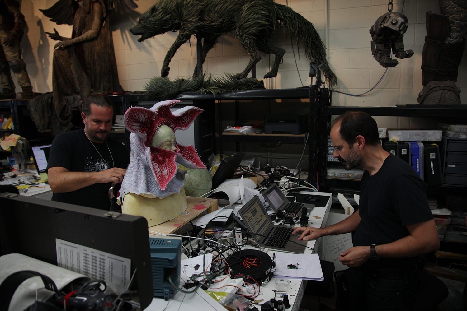 entrevista efectos especiales strager thing lost in space strangerthings sm 8