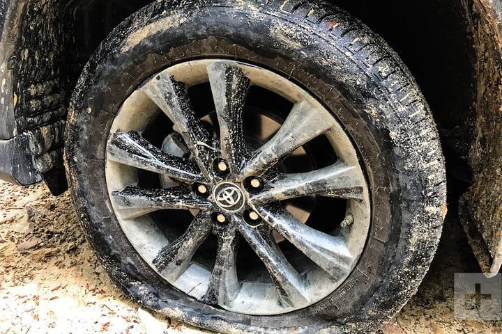 crossover test prueba off road trail trek tour honda toyota flat 720x720