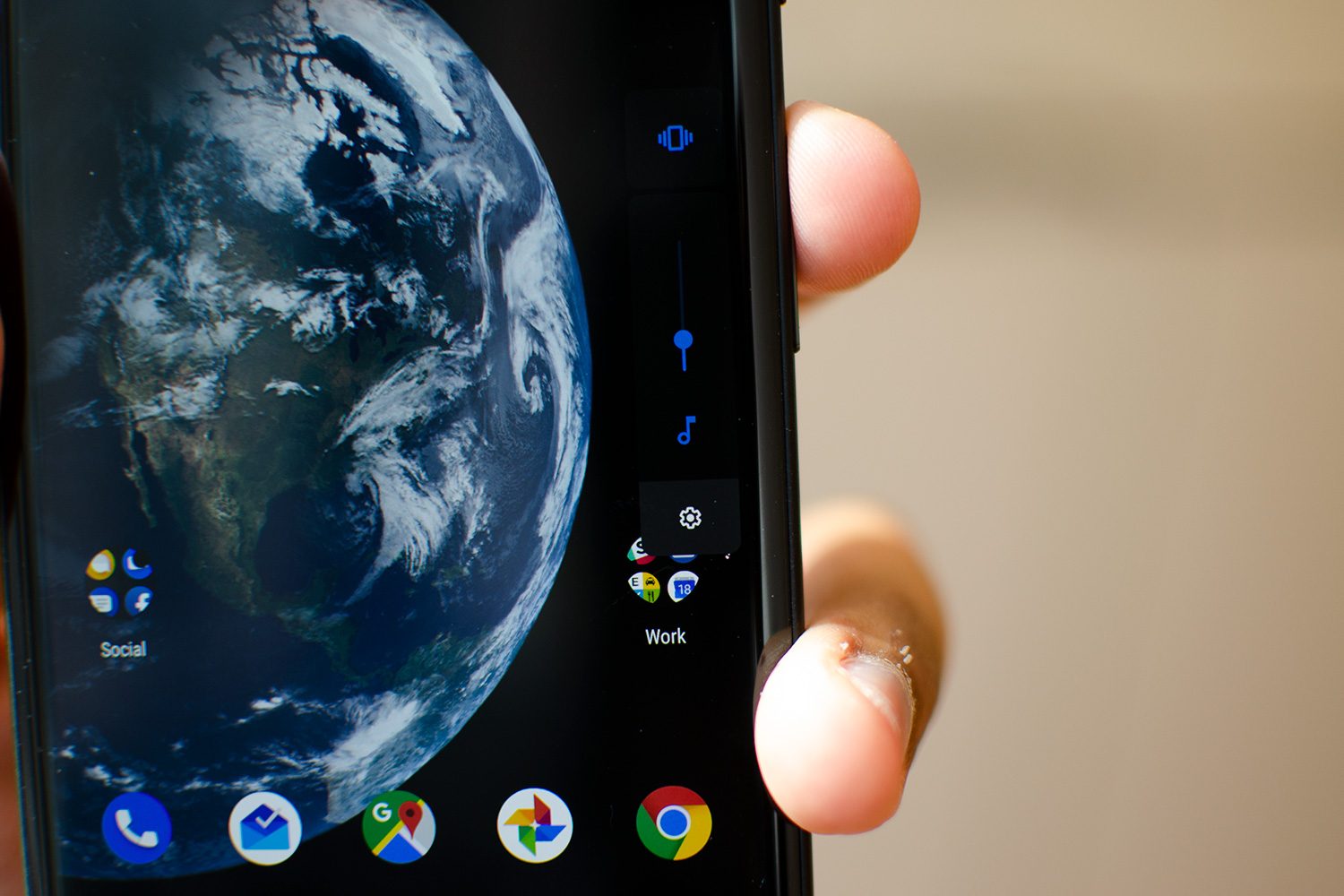 android 9 pie revision review volume slider 700x467 c