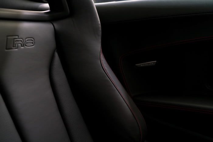 audi r8 v10 plus coupe competition 2018 package 4825 700x467 c