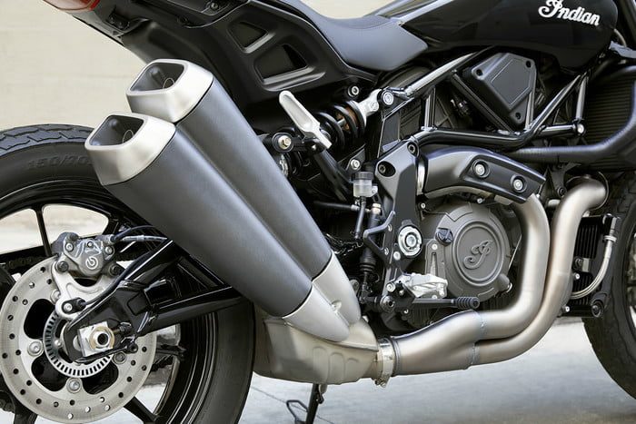indian motorcycle ftr 1200 2019 02 700x467 c