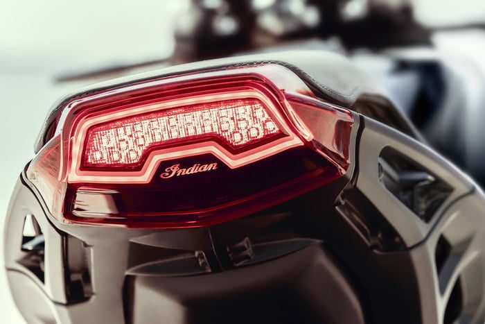 indian motorcycle ftr 1200 2019 06 700x467 c