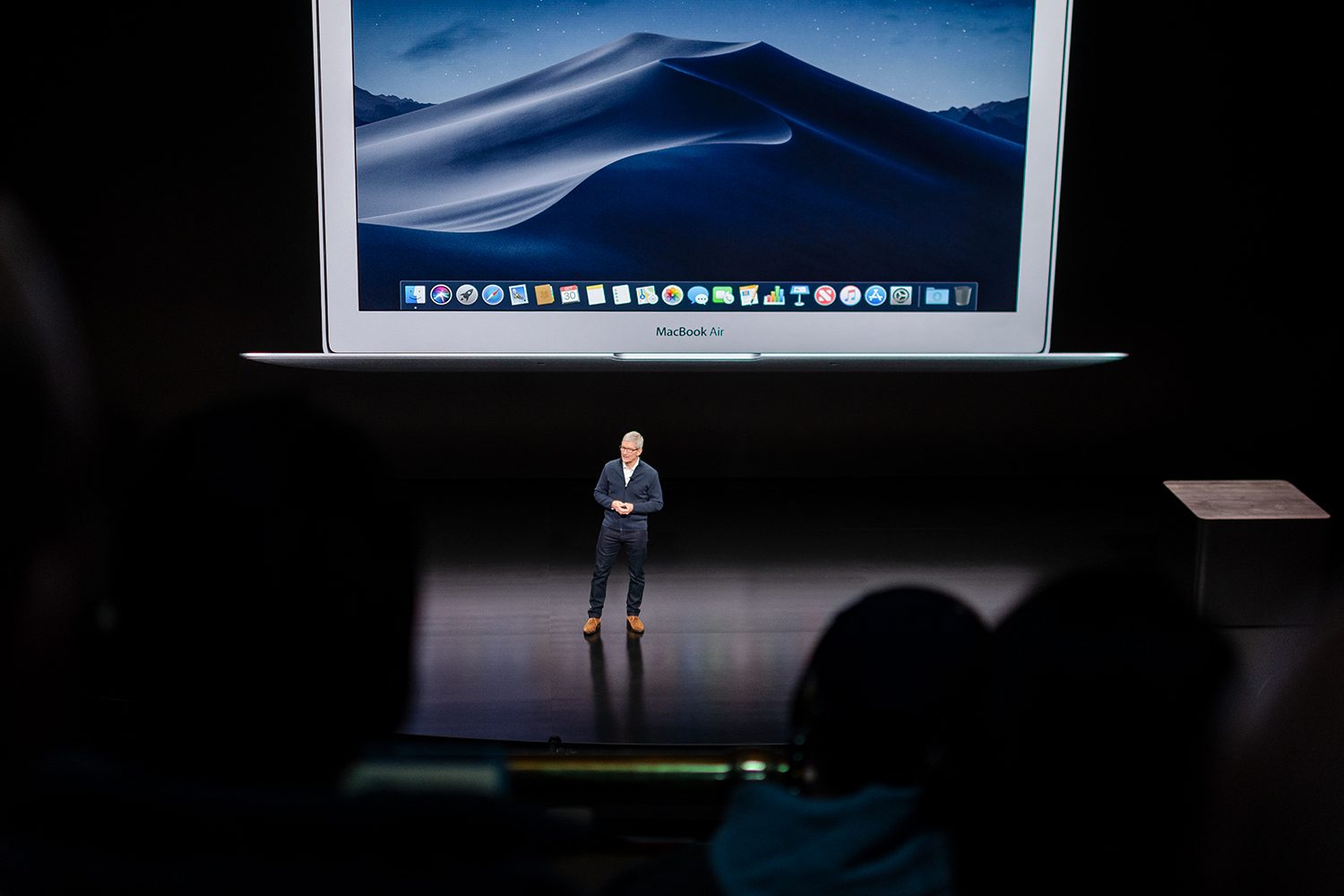 apple presenta macbookair 2018 macbook air retina event 10