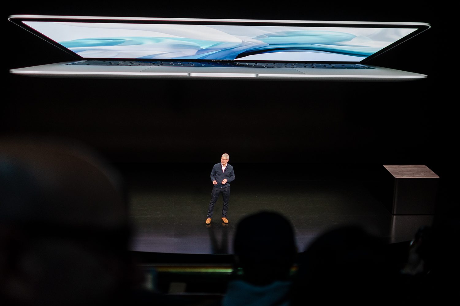 apple presenta macbookair 2018 macbook air retina event 9