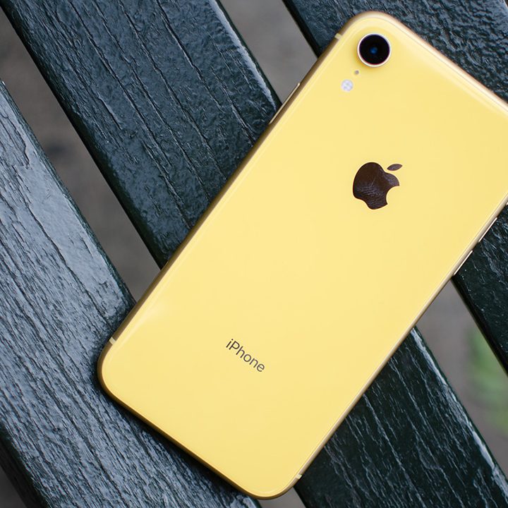 iPhone XR y OnePlus 6T