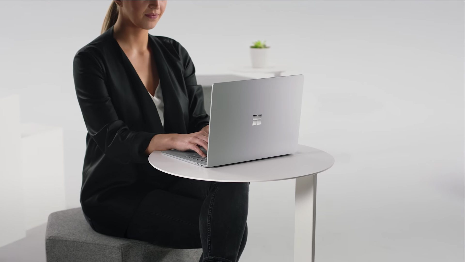 lo anunciado evento microsoft dispositivos surface laptop 2 4687