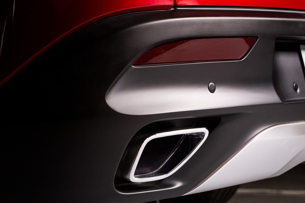 vinfast marca vietnam salon paris beckham suv  exhaust detail