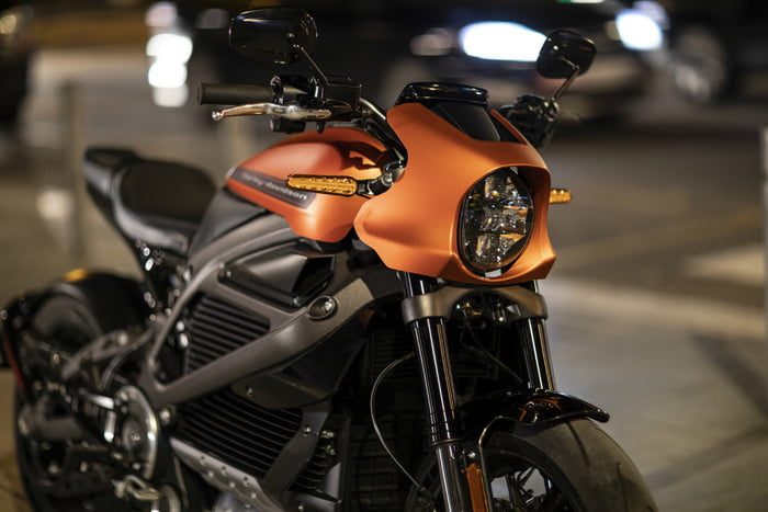 harley davidson electrica livewire 2019 06 700x467 c