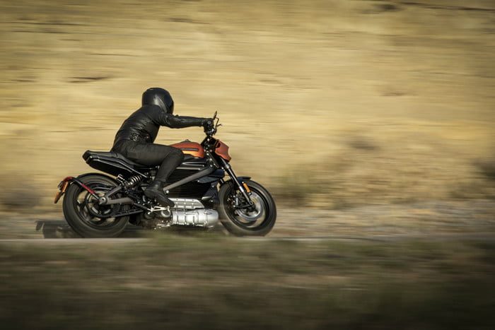 harley davidson electrica livewire 2019 09 700x467 c