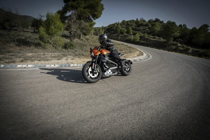 harley davidson electrica livewire 2019 13 700x467 c