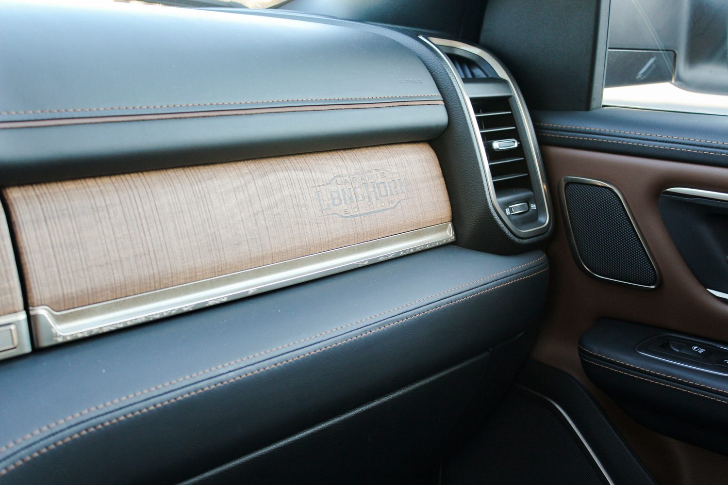 revision ram 1500 2019 edicion laramie longhorn 12