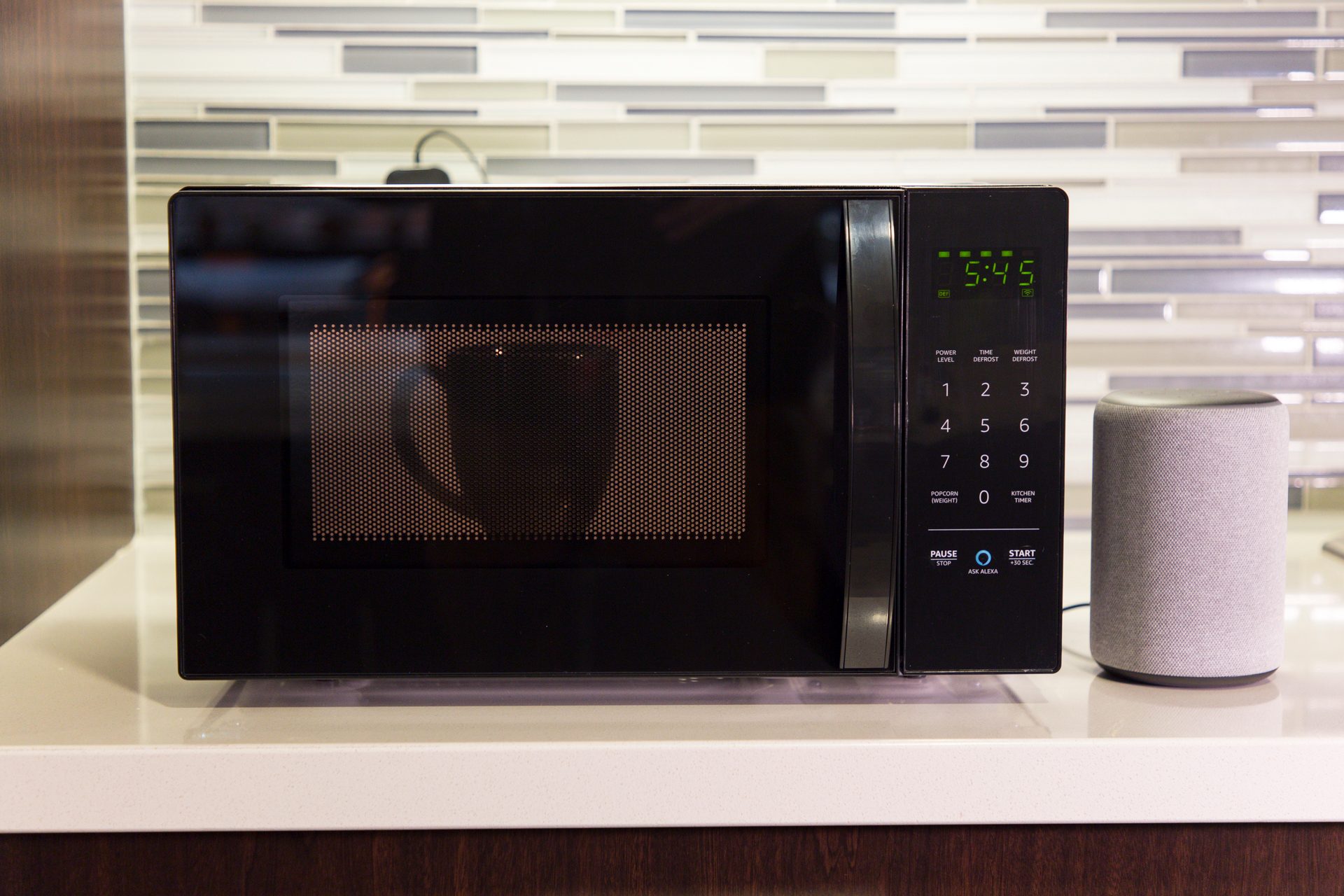 revision microondas amazonbasics alexa microwave review 5927