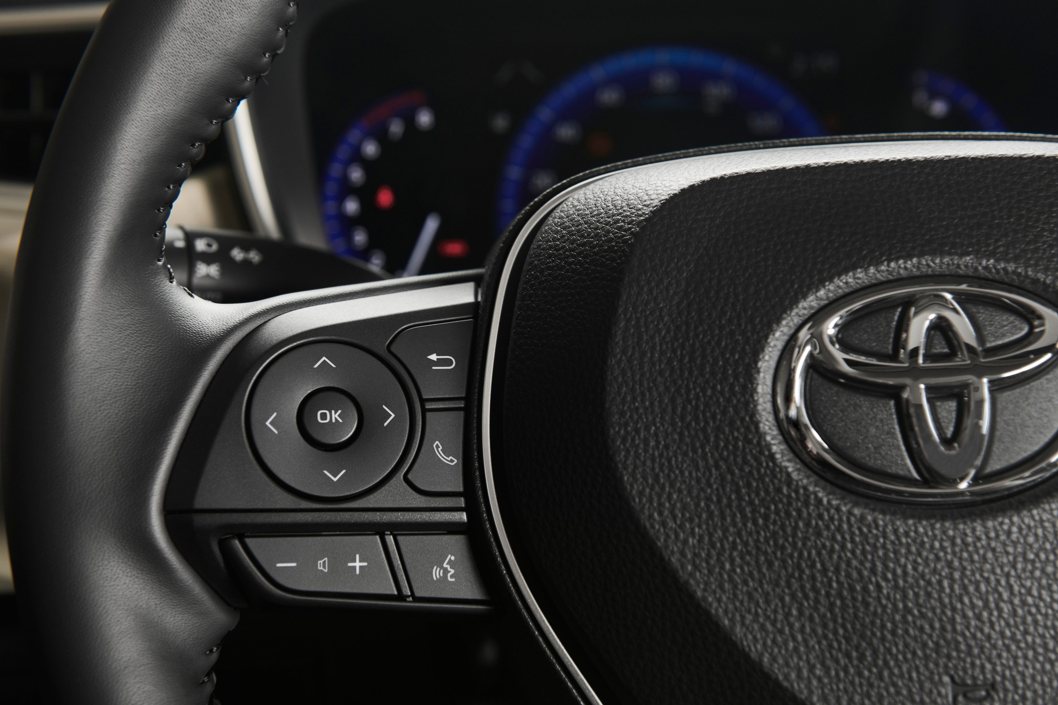 toyota corolla sedan 2020 12 generacion interior 04