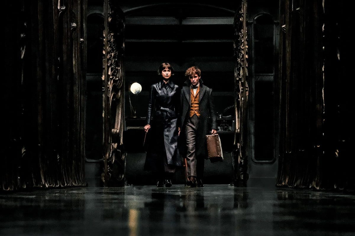 fantastic beasts harry potter 2 review 10 1200x800 c