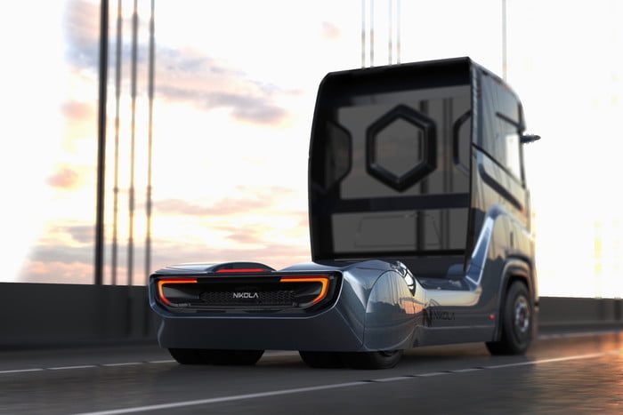 nikola tre camion celula hidrogeno tre2 700x467 c