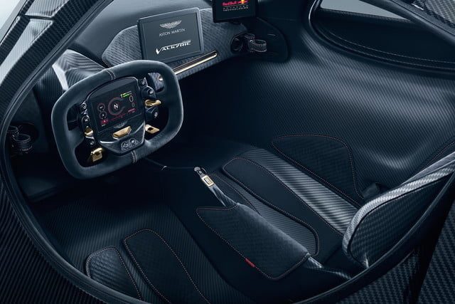 aston martin valkyrie hiperauto 09 700x467 c