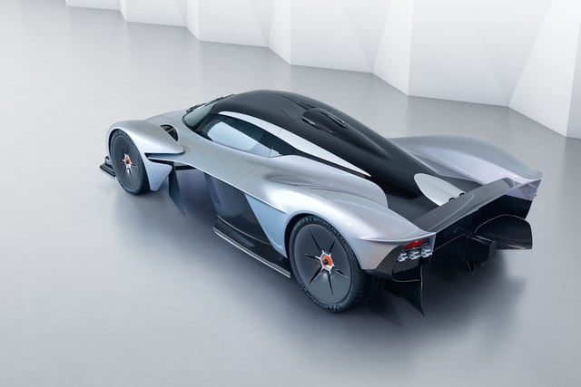 aston martin valkyrie hiperauto 14 700x467 c