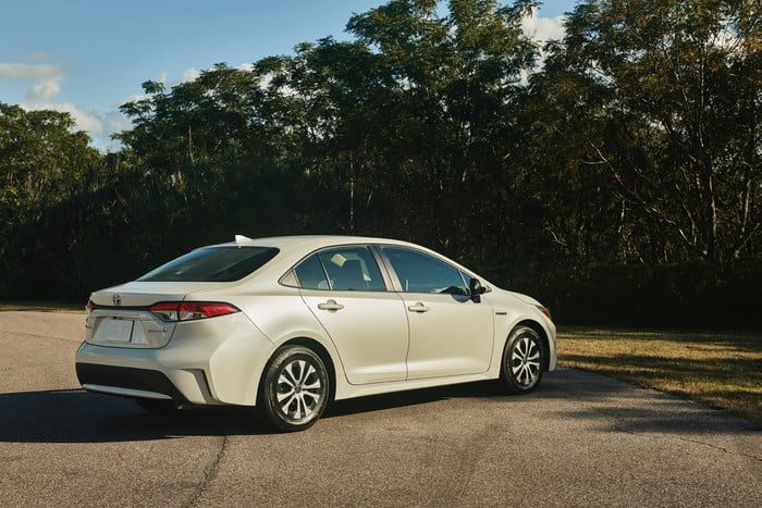 toyota corolla hibrido 2020 hybrid 007 700x467 c