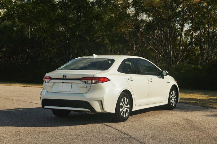 toyota corolla hibrido 2020 hybrid 008 700x467 c