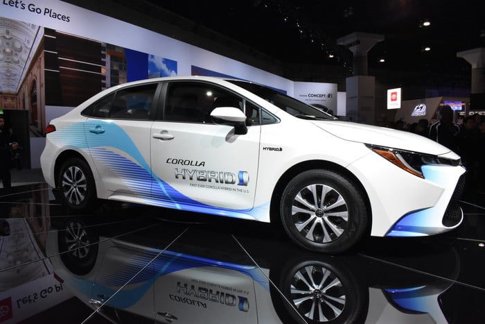 toyota corolla hibrido 2020 dsc 0426 2 700x467 c