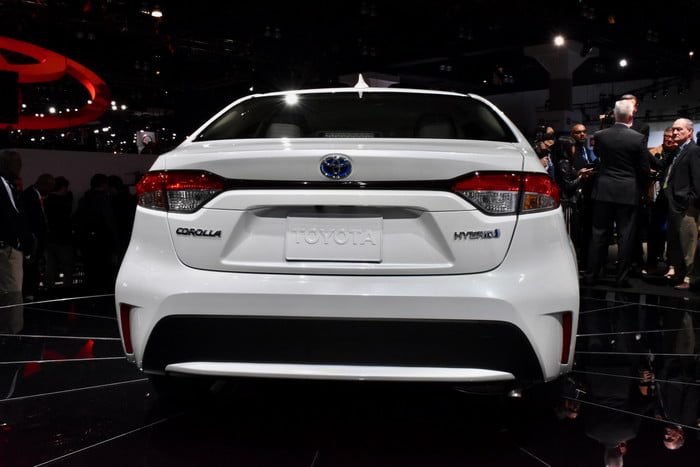 toyota corolla hibrido 2020 dsc 0428 700x467 c