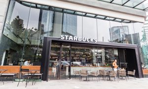 uber eats starbucks entregas a domicilio storefront getty images