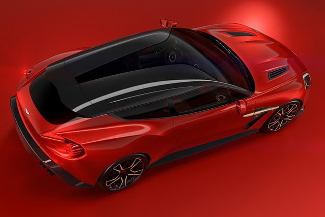 aston martin nuevo modelo vanquish webp net resizeimage 10 640x427 c 700x467