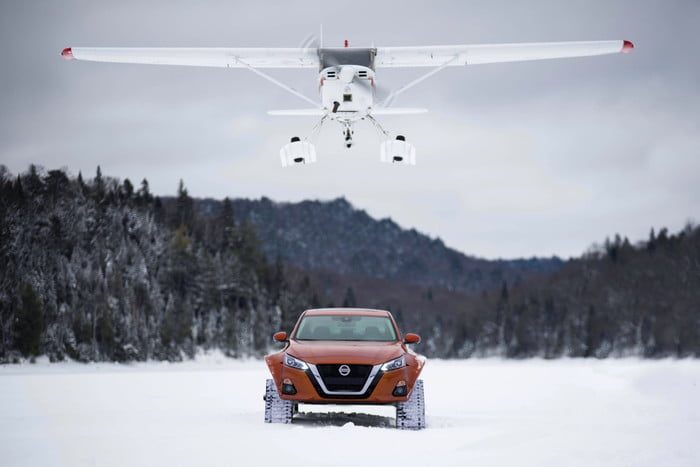 nissan altima sedan oruga nieve 2019 01 17 te awd car project photo plane front wide 02 source 700x467 c