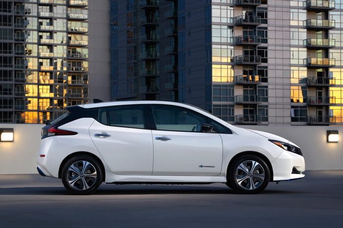 nissan leaf e ces 2019 2 700x467 c
