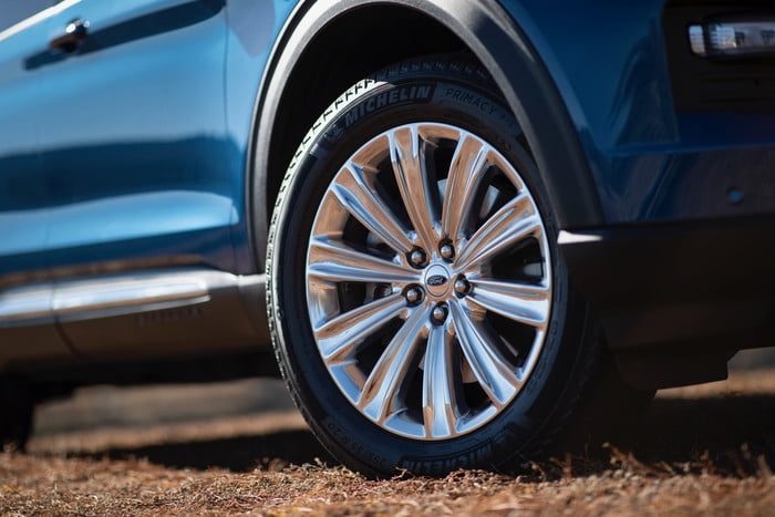 ford explorer 2020 salon detroit 9 limited 700x467 c