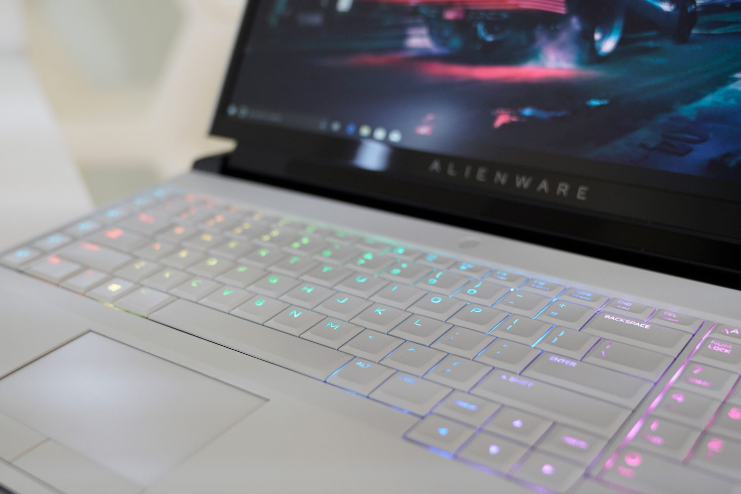 laptops videojuegos alienware ces 2019 area 51m gaming laptop 24