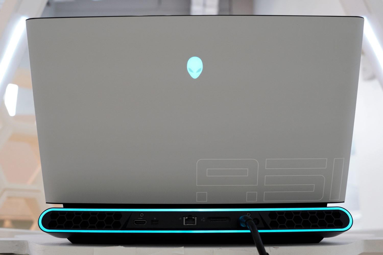 laptops videojuegos alienware ces 2019 area 51m gaming laptop 26